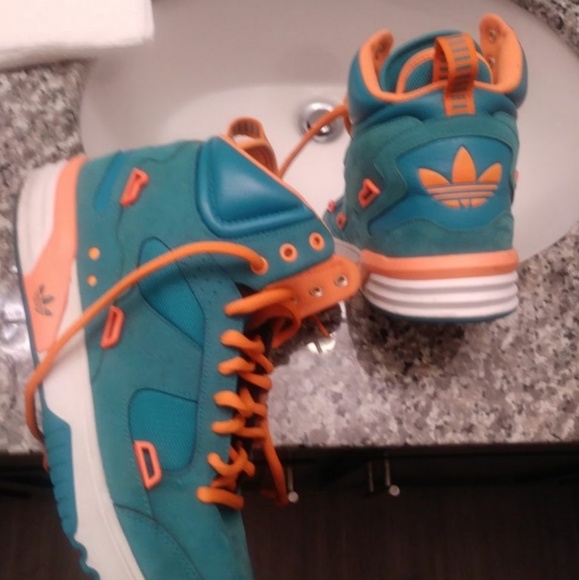 ADIDAS SIZE 11.5 - Picture 2 of 3